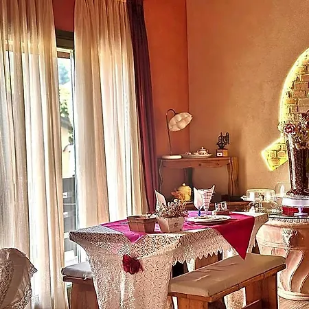 La Piazzetta Alojamento de Acomodação e Pequeno-almoço 3*
